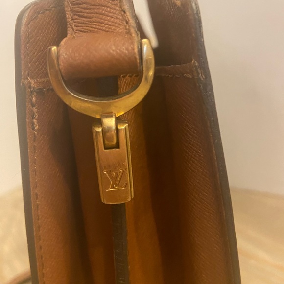 Authentic Louis Vuitton Courcelles Vintage Monogram Canvas Messenger Bag - Picture 6 of 16